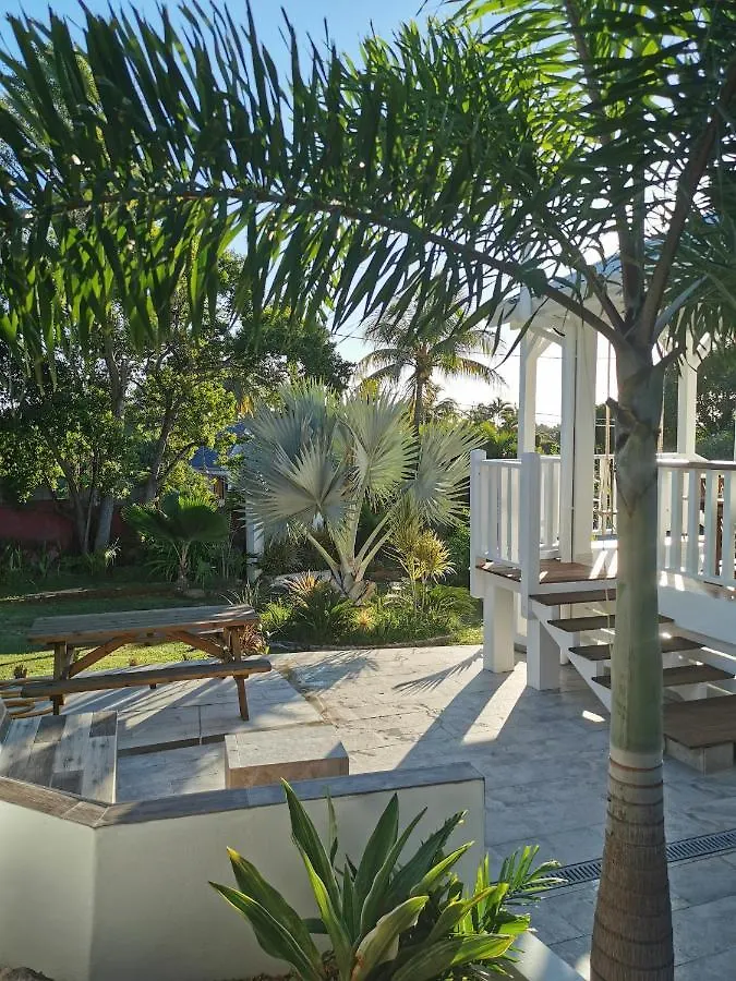 Kiko Bungalow Sainte-Anne  Guest house Sainte-Anne (Grande-Terre)
